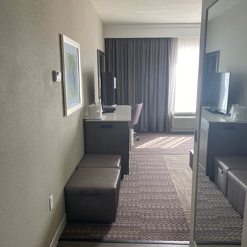 Hampton Inn & Suites Tyler-South - King entrance - Hotels Near Me - Tyler, Texas Hampton Inn & Suites Tyler-South - King entrance - Hotels Near Me - Tyler, Texas