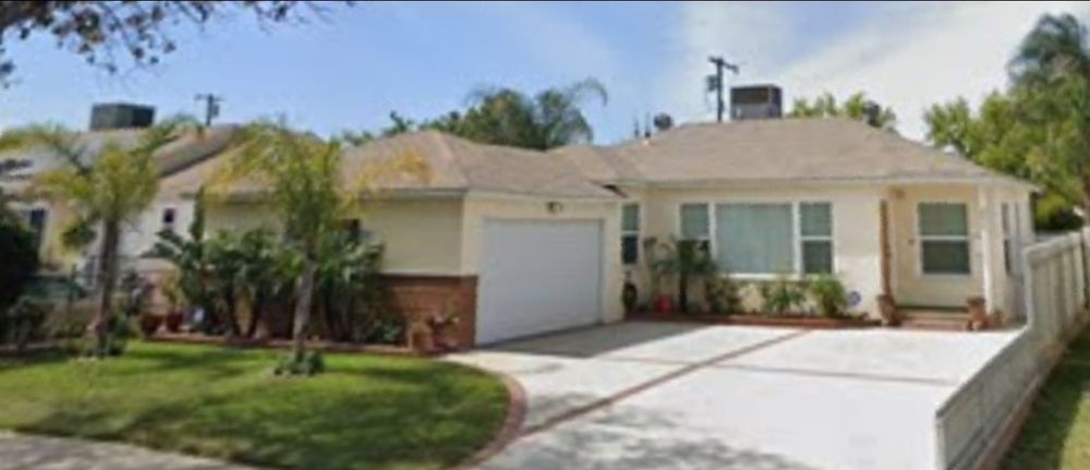 Slide of Arnol's Roofing