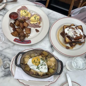 Le Diplomate - Duck sarladaise, eggs Benedict, French toast - Brasseries Near Me - Washington, DC, District of Columbia
