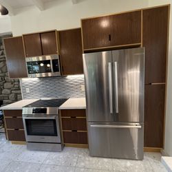 West Coast Modern - Custom Modern Style Kitchen