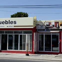 At Muebles - Fachada