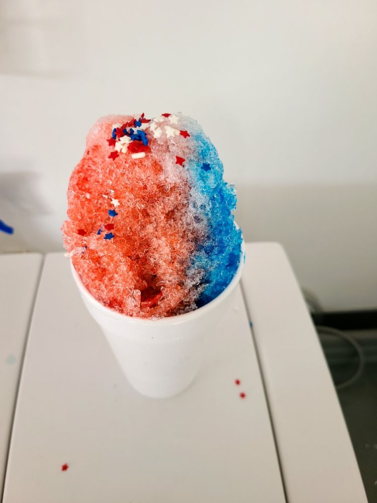 Dave's Shaved Ice Logo