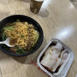Beef noodle soup and rice rolls Beef noodle soup and rice rolls