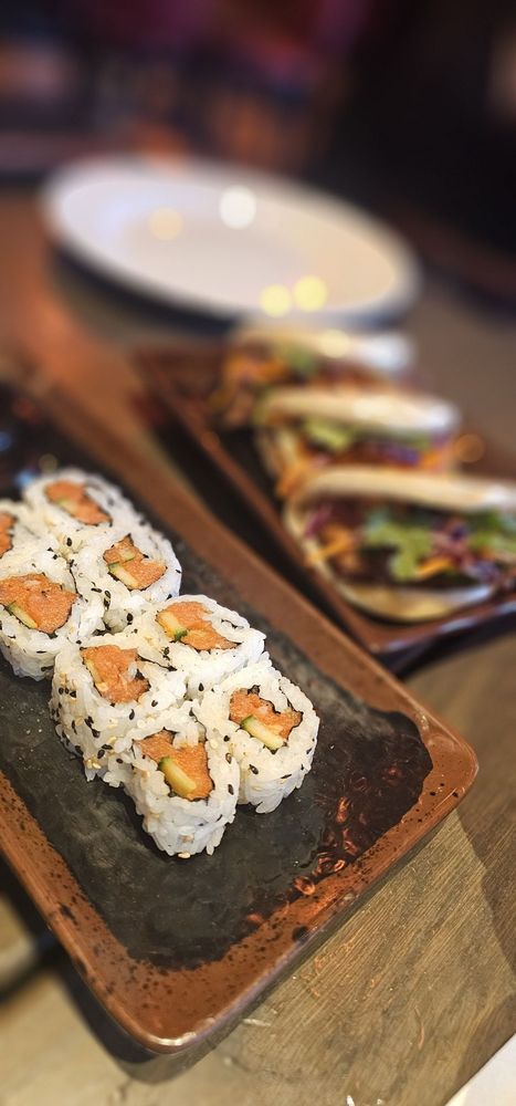 Molly Woo's Asian Bistro