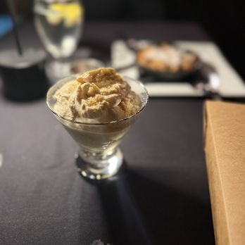 Baxters Restaurant & Bar - Banana pudding - Bars Near Me - Benicia, California