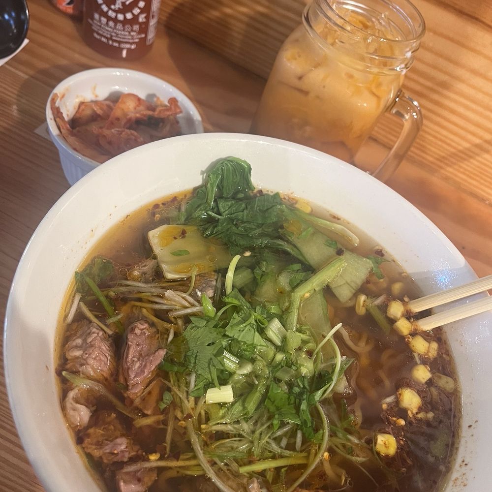 N12. Beef Ramen, kimchi, and Thai tea