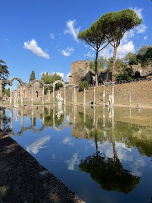 Hadrian's Villa by null