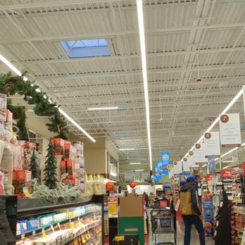 Safeway - Well lit and good signage - Grocery Near Me - Elk Grove, California Safeway - Well lit and good signage - Grocery Near Me - Elk Grove, California