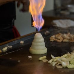 Makoto's Japanese Steak House & Sushi Bar - Volcano