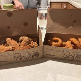 D1 GOLD FRIED CHICKEN and onion rings D1 GOLD FRIED CHICKEN and onion rings