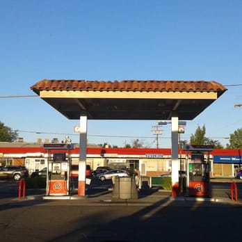 76 - a gas station with cars parked in front of it - Gas Stations Near Me - Sacramento, California 76 - a gas station with cars parked in front of it - Gas Stations Near Me - Sacramento, California