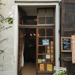 Crêperie Du Château - Entrée de la crêperie...bienvenue dans un lieu cosy.