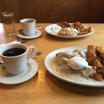 Café Bodega - Breakfast (Poached Eggs) - American Near Me - Marquette, Michigan