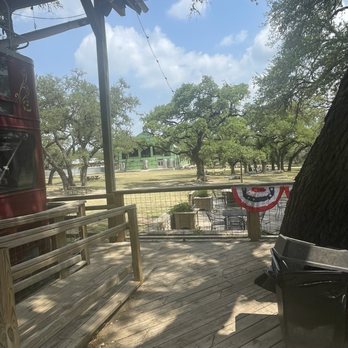 Lone Man Mountain Brewing - Breweries Near Me - Driftwood, Texas