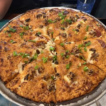 Dollies Pub & Cafe - Overcooked Como Stase - Pizza Near Me - Lahaina, Hawaii Dollies Pub & Cafe - Overcooked Como Stase - Pizza Near Me - Lahaina, Hawaii