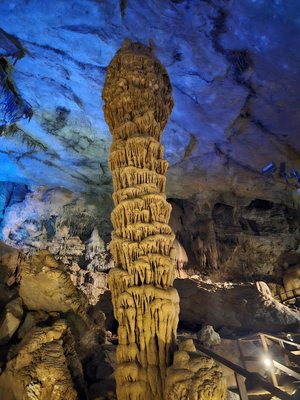 Lost World Caverns by null