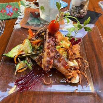 No Sé Nada - Zucchini boat with grilled octopus and fried calamari - Cocktail Bars Near Me - Puerto Vallarta, JAL No Sé Nada - Zucchini boat with grilled octopus and fried calamari - Cocktail Bars Near Me - Puerto Vallarta, JAL