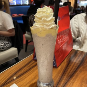 Gordon Ramsay Burger Las Vegas - Oreo crème brûlée shake - Burgers Near Me - Las Vegas, Nevada Gordon Ramsay Burger Las Vegas - Oreo crème brûlée shake - Burgers Near Me - Las Vegas, Nevada