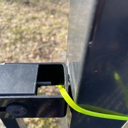 Lyndhurst Dog Park - Missing internal structure.