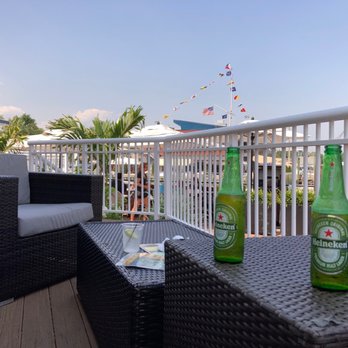 Marina Cafe - two bottles of heineken beer on a table - Italian Near Me - Staten Island, New York