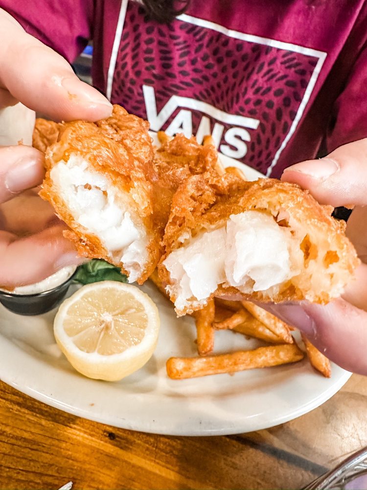 THE WING’D NUT Updated September 2024 217 Photos & 289 Reviews