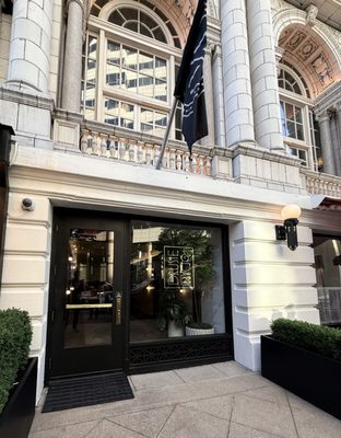 Drusie & Darr by Jean-Georges by null