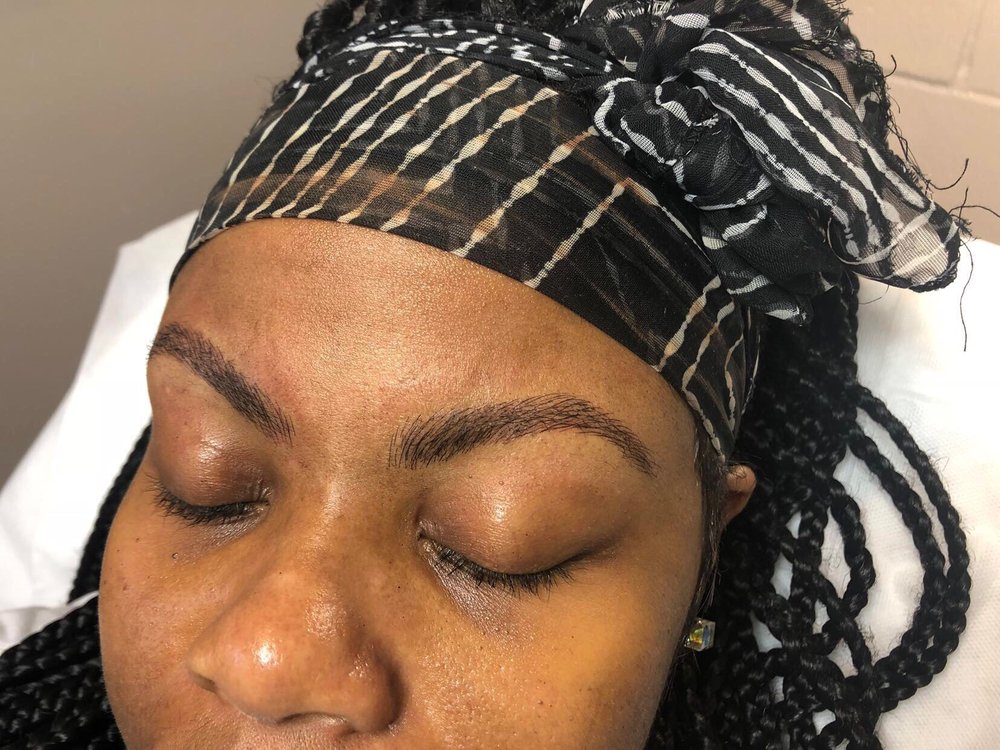 Legacy Brows by Denae Golden Logo