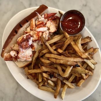 Neptune Oyster - Maine Lobster Roll Sandwich - Seafood Near Me - Boston, Massachusetts