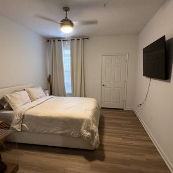 Miracle Maker Cleaning - Master bedroom clean - Home Cleaning Near Me - Atlanta, Georgia Miracle Maker Cleaning - Master bedroom clean - Home Cleaning Near Me - Atlanta, Georgia