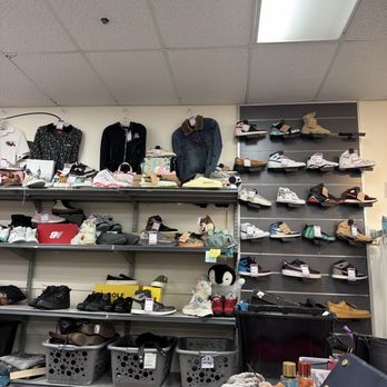 Plato's Closet Pleasanton - Thrift Stores Near Me - Pleasanton, California Plato's Closet Pleasanton - Thrift Stores Near Me - Pleasanton, California