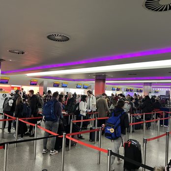 Heathrow Airport - Airports Near Me - Hounslow, XGL