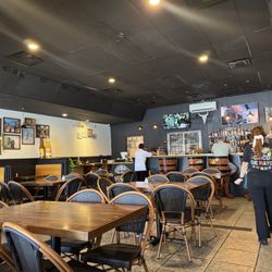 El Local - Dining area
