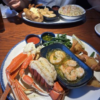 Red Lobster - Seafood Near Me - Brampton, Ontario