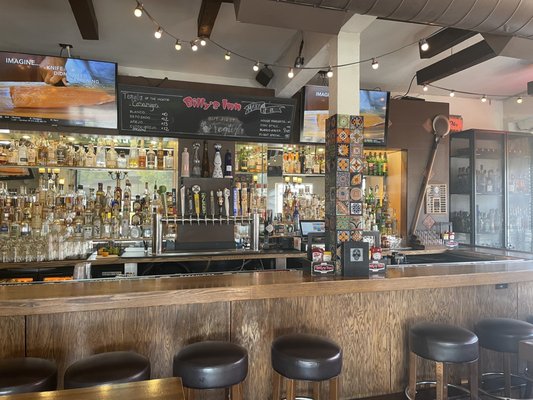 Billy's Inn by null