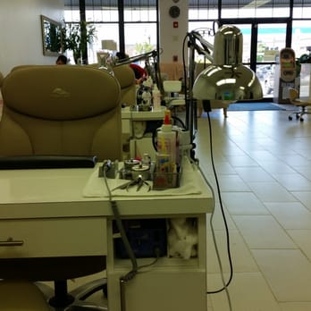 Star Nails - Manicure stations - Nail Salons Near Me - Winthrop, Massachusetts