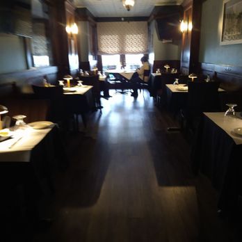 Austin's Ale House - Lunch with Mom - Sports Bars Near Me - Kew Gardens, New York