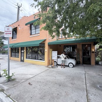 Emily's Garden - Coffee & Tea Near Me - Ft. Lauderdale, Florida