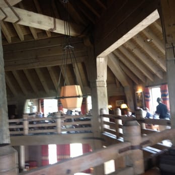 Rams Head Bar - lunch in the octagon room - Bars Near Me - Timberline Lodge, Oregon