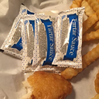 Bill’s Pizza & Pub - Tartar sauce packets!  Really? - Pizza Near Me - Third Lake, Illinois