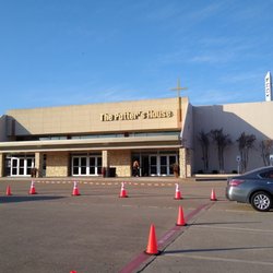 The Potter's House of Fort Worth - Entrance