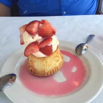 Owl Cafe - Strawberry shortcake - Bars Near Me - Apalachicola, Florida Owl Cafe - Strawberry shortcake - Bars Near Me - Apalachicola, Florida