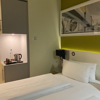 Leonardo Hotel Berlin Mitte - ... Blick in ein Zimmer ... - Hotels Near Me - Berlin, BE