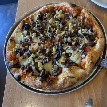 The Dog and Bear - Mushroom pizza - Pizza Near Me - Tahoma, California The Dog and Bear - Mushroom pizza - Pizza Near Me - Tahoma, California