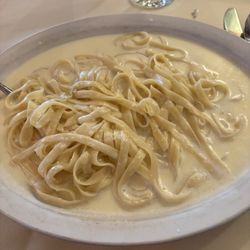 Ventura's Restaurant - Fettuccine alfredo