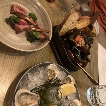 The Franklin Room - Lamb Chops, Spicy Bourbon Mussels, and Oysters on a Half Shell - American Near Me - Chicago, Illinois The Franklin Room - Lamb Chops, Spicy Bourbon Mussels, and Oysters on a Half Shell - American Near Me - Chicago, Illinois