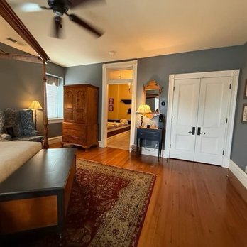 The Inn at Hermannhof - Hotels Near Me - Hermann, Missouri The Inn at Hermannhof - Hotels Near Me - Hermann, Missouri
