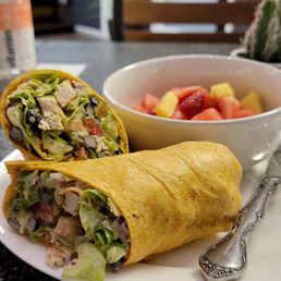 Southwest Chicken Wrap with Fresh Fruit Southwest Chicken Wrap with Fresh Fruit