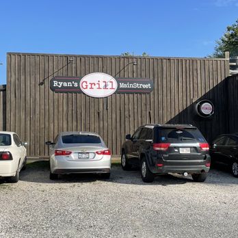 Ryan's Main St Grill - View from the side parking lot - Burgers Near Me - Leslie, Arkansas