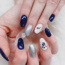 Super bowl Sunday nails ! So cool and unique
