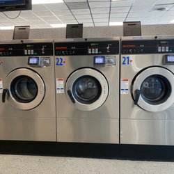 The Vincennes Laundromat - Normal front load washers, credit card enabled. Base cost $3.50.